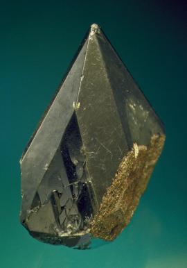 Powellite, North Tamarack Mine, Houghton County, Michigan. Michigan’s finest powellite crystal. Until the recent discovery of outstanding powellites in India, this was the world’s finest powellite. From the collection of J. T. Reeder. Specimen 4.8 cm tall. Photo by J. Scovil. (JTR 1777)