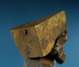 Copper, Copper Falls Mine, Keweenaw County, Michigan. A nearly perfect cube of copper. Specimen 2.5 cm wide. Photo by J. Jaszczak. (DM 22203)